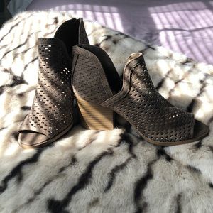 Never work Quoid booties